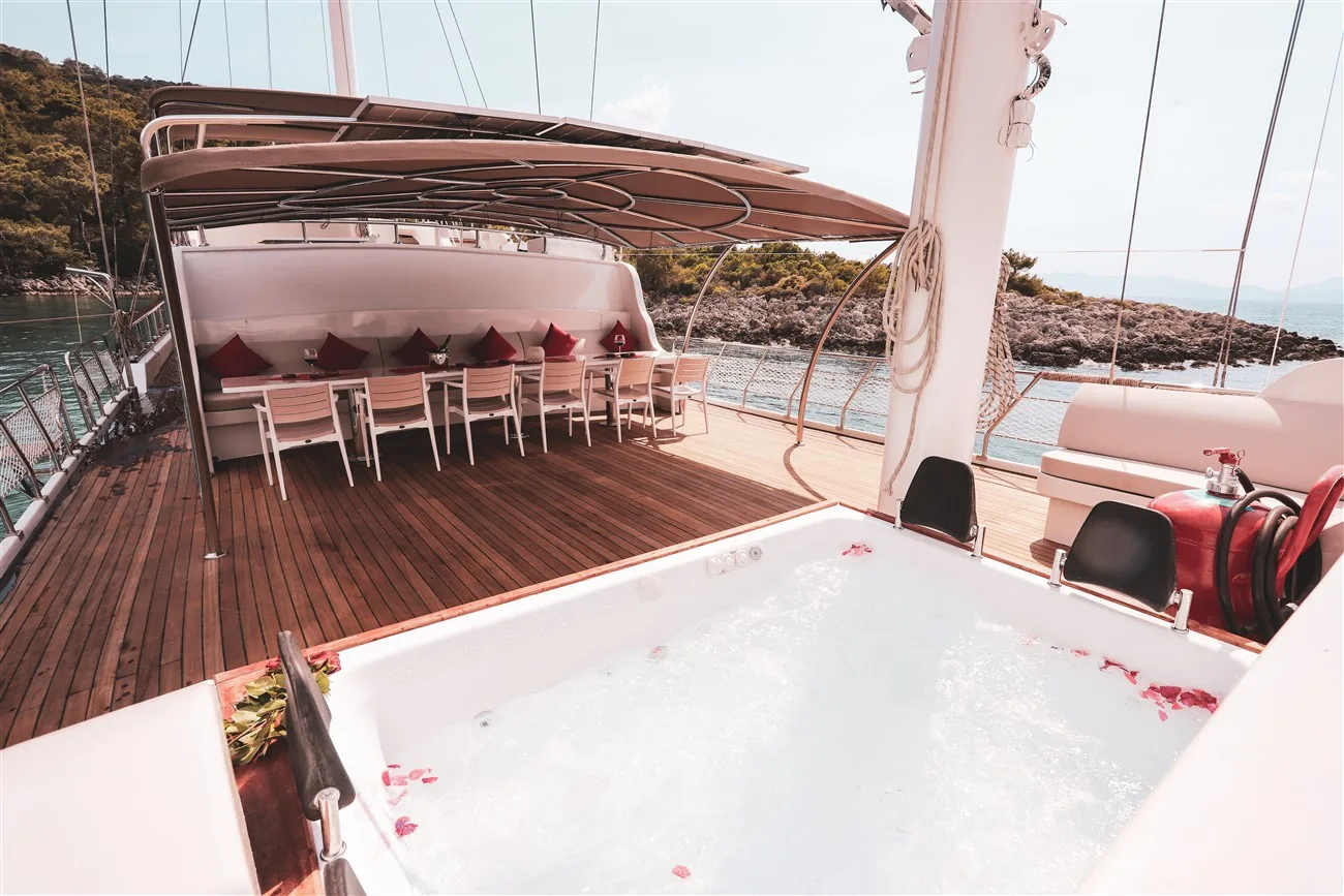 Queen of RTT: Premium Yacht Charter Turkey — photo 23